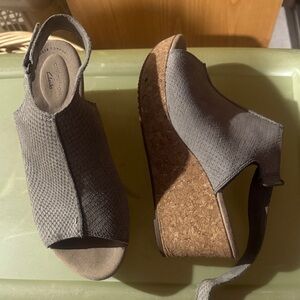 Clarks Textured Taupe Wedge Sandals
